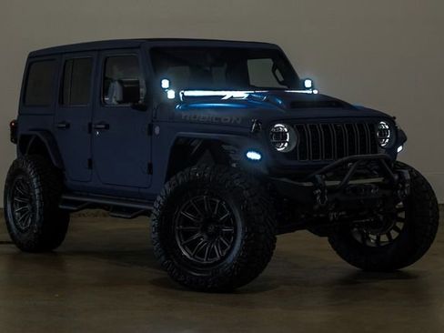 Used 2025 Jeep Wrangler Unlimited Rubicon w/ Technology Group image 9