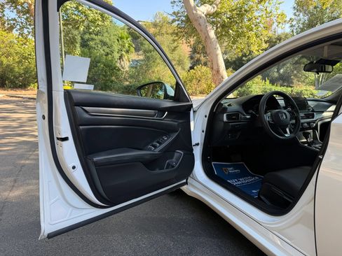 Used 2018 Honda Accord LX image 22