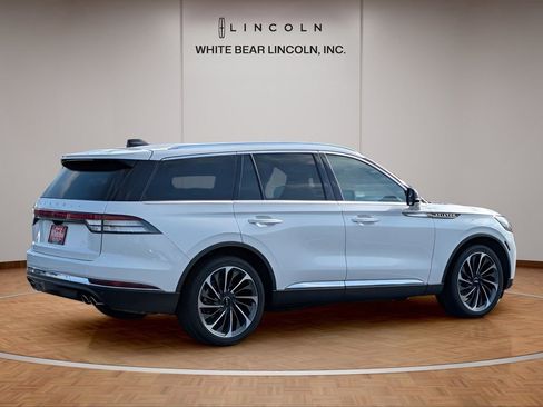 Used 2025 Lincoln Aviator Reserve w/ Equipment Group 201A image 5