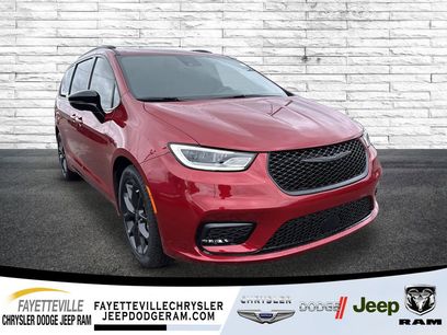 New 2026 Chrysler Pacifica Limited w/ S Appearance Package