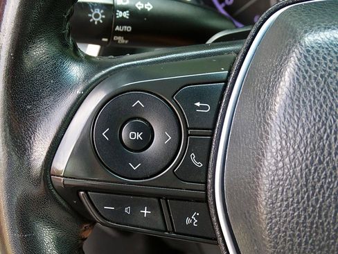 Used 2020 Toyota Camry SE FWD image 22