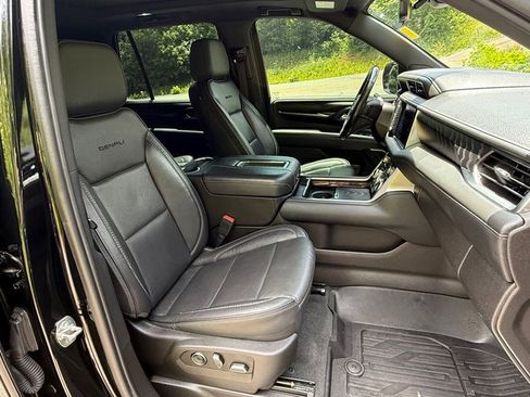 Used 2021 GMC Yukon Denali w/ Denali Premium Package AWD/4WD image 29
