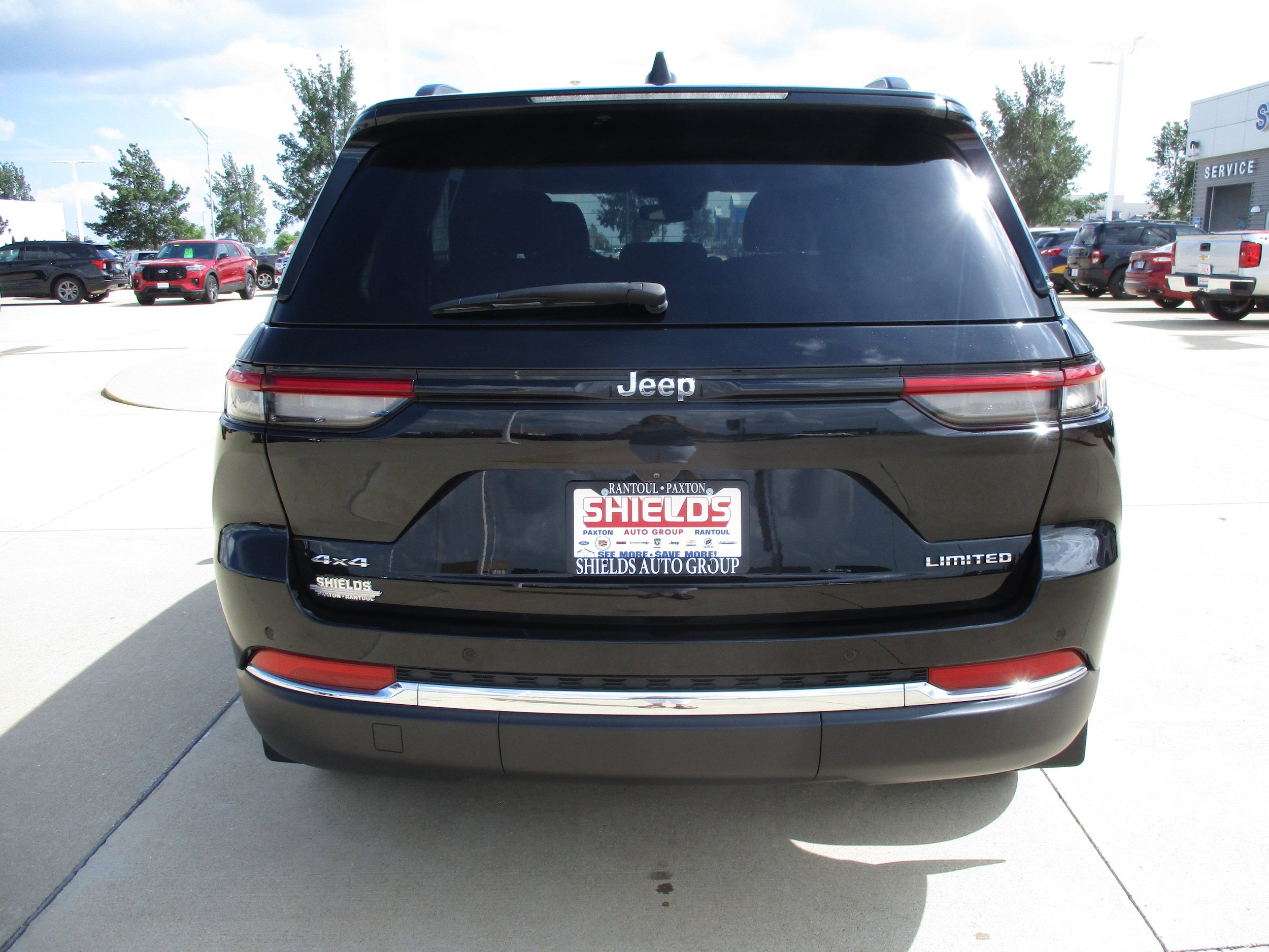 Used 2023 Jeep Grand Cherokee Limited AWD/4WD image 5