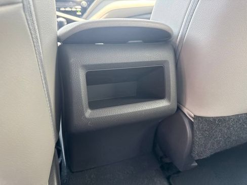 Used 2018 Toyota Camry SE FWD image 15