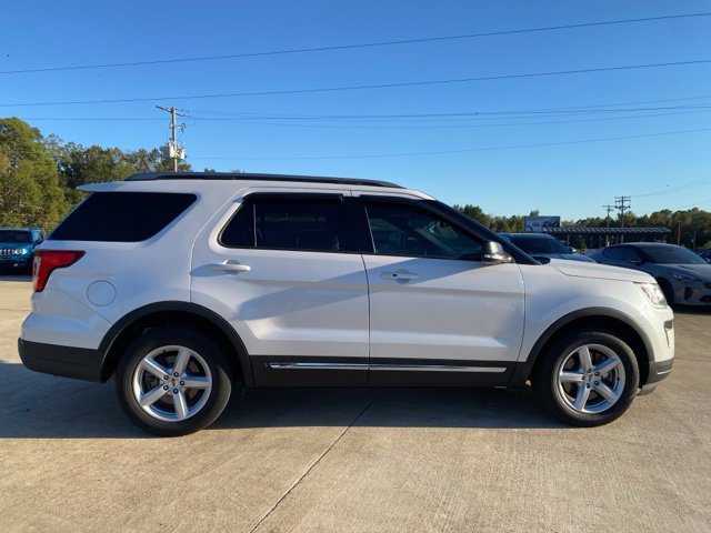 Used 2019 Ford Explorer XLT w/ Equipment Group 202A FWD image 7