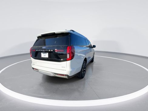 New 2026 Ford Expedition Max Platinum w/ Driver's Package image 8