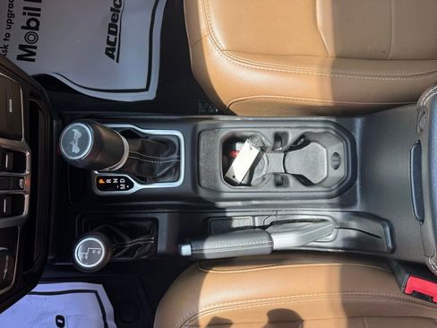 Used 2021 Jeep Wrangler Unlimited Sahara AWD/4WD image 39