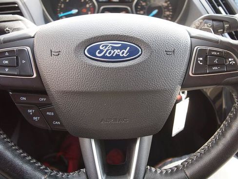 Used 2017 Ford Escape SE w/ Equipment Group 201A AWD/4WD image 9