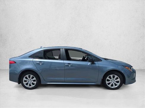 Certified 2025 Toyota Corolla LE FWD image 4