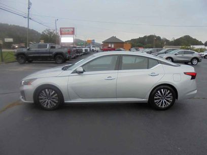 Used 2023 Nissan Altima 2.5 SV