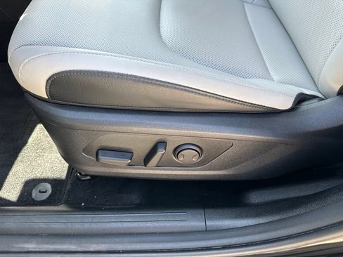 Used 2025 Kia Sportage EX FWD image 25