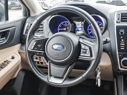 Used 2018 Subaru Outback 2.5i Premium image 16