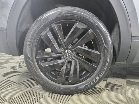 Used 2022 Volkswagen Atlas Cross Sport SE FWD image 11