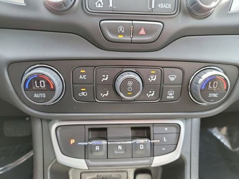 Certified 2023 GMC Terrain SLE w/ Driver Convenience Package AWD/4WD image 19