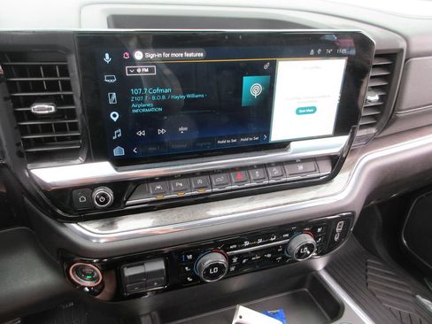 Used 2025 Chevrolet Silverado 1500 LTZ w/ LTZ Premium Package AWD/4WD image 35