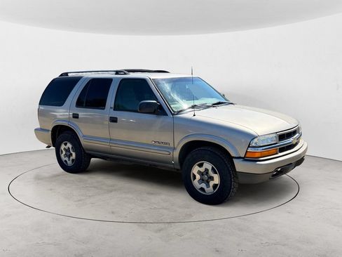 Used 2002 Chevrolet Blazer LS w/ Preferred Equipment Group AWD/4WD image 3