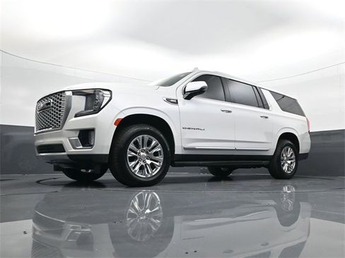 Used 2021 GMC Yukon XL Denali image 22