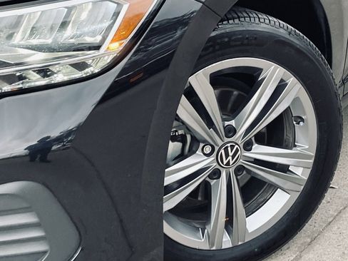 Used 2024 Volkswagen Jetta SE image 9