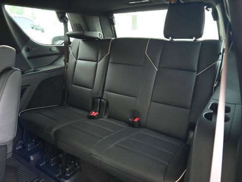 Used 2026 Cadillac Escalade Sport w/ LPO, ONYX Package AWD/4WD image 33