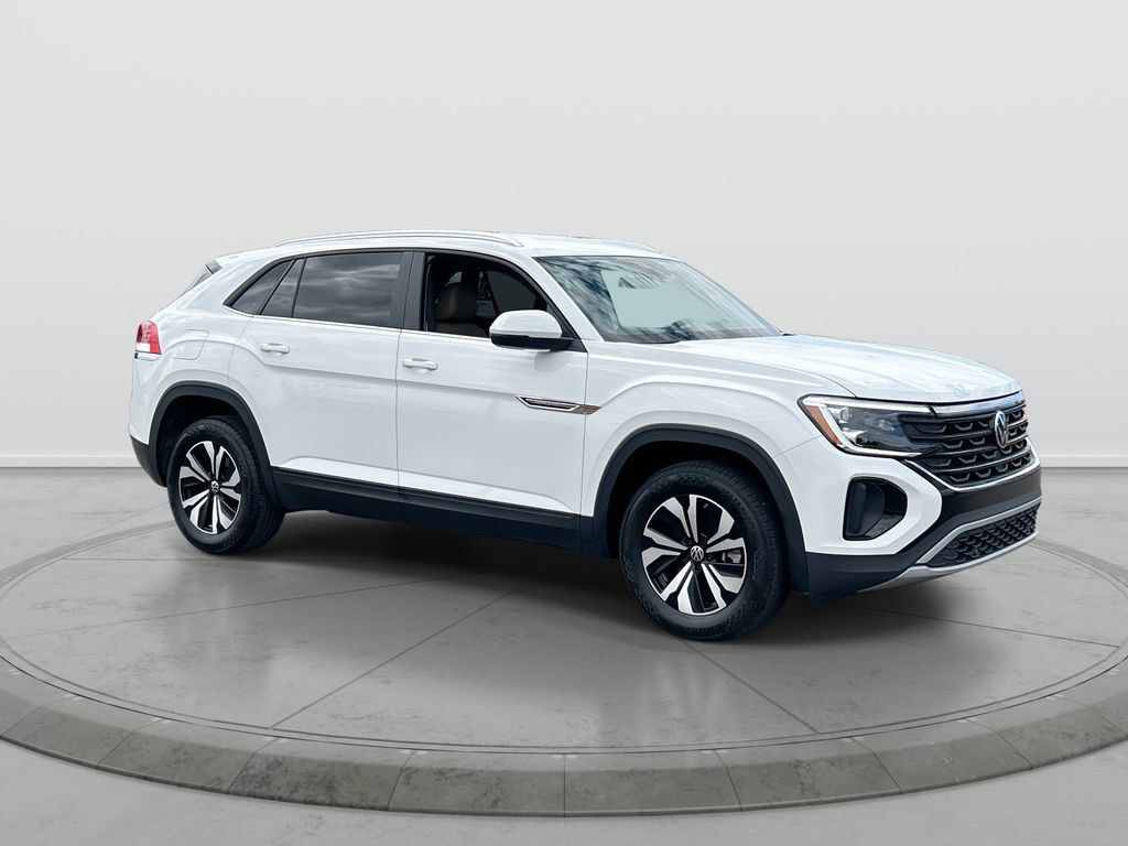Used 2024 Volkswagen Atlas Cross Sport SE FWD image 2