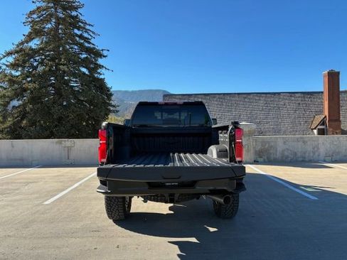 New 2026 Chevrolet Silverado 2500 ZR2 AWD/4WD image 8
