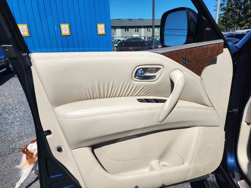 Used 2017 INFINITI QX80 4WD w/ Driver Assistance Package image 9