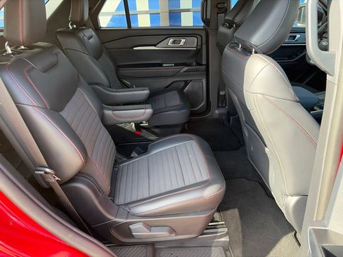 Used 2025 Ford Explorer ST-Line w/ Premium Package RWD image 14