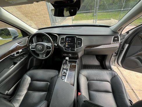 Used 2018 Volvo XC90 T6 Momentum w/ Convenience Package AWD/4WD image 26