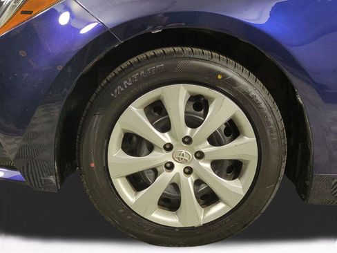 Used 2024 Toyota Corolla LE FWD image 11