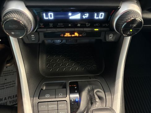 Certified 2025 Toyota RAV4 XLE AWD/4WD image 19