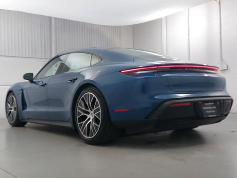 Certified 2025 Porsche Taycan AWD/4WD image 3