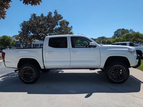 Certified 2023 Toyota Tacoma SR image 11
