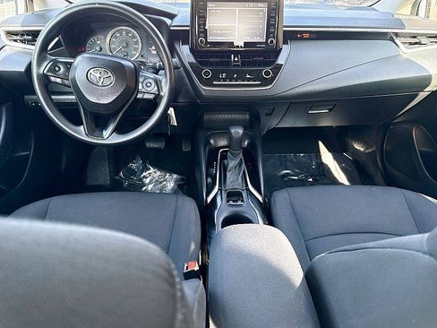 Used 2022 Toyota Corolla LE FWD image 11