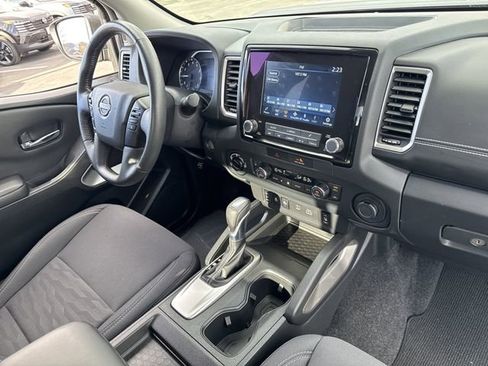 Used 2022 Nissan Frontier SV image 26