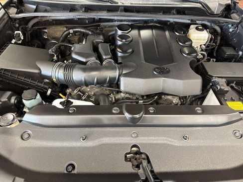 Used 2021 Toyota 4Runner SR5 Premium w/ Moonroof Package image 11