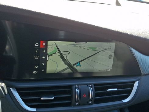 Used 2023 Alfa Romeo Giulia Veloce image 19