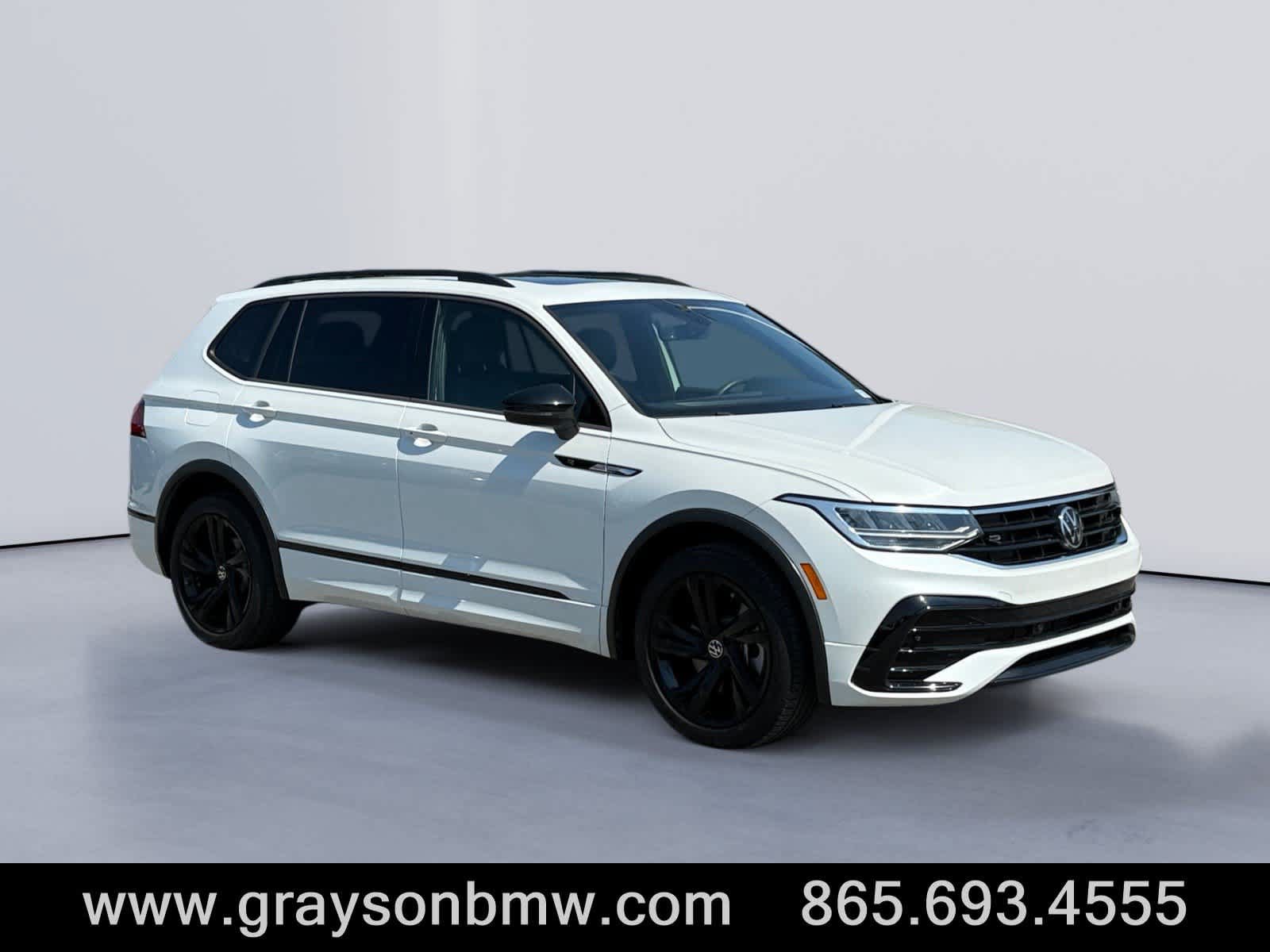 Used 2024 Volkswagen Tiguan SE R-Line FWD image 1