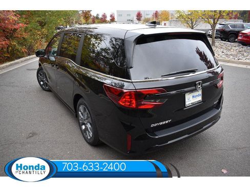 New 2026 Honda Odyssey Touring image 8