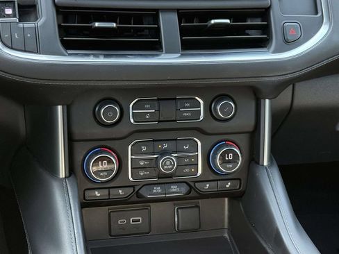 Used 2022 Chevrolet Suburban Z71 w/ Z71 Off-Road Package AWD/4WD image 22