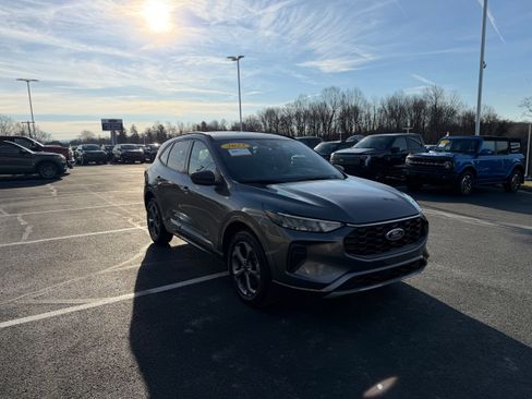 Certified 2023 Ford Escape ST-Line w/ Tech Pack #1 image 4