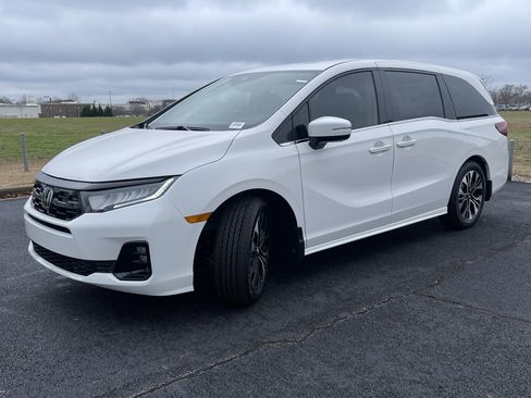 New 2026 Honda Odyssey Elite image 5