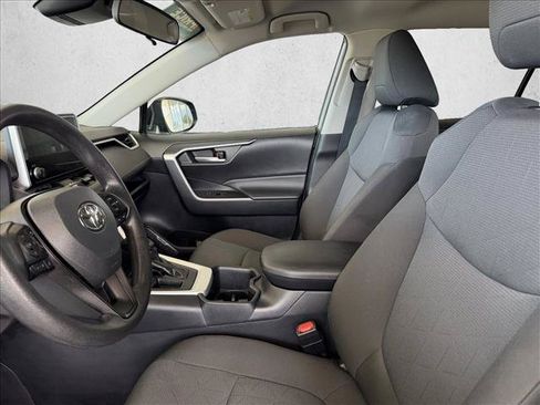 Used 2025 Toyota RAV4 XLE FWD image 9
