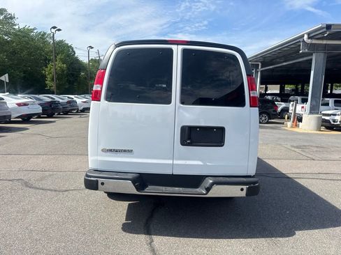 Used 2025 Chevrolet Express 3500 LT w/ LT Preferred Equipment Group RWD image 6