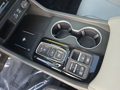 Used 2025 Honda Pilot Touring image 26