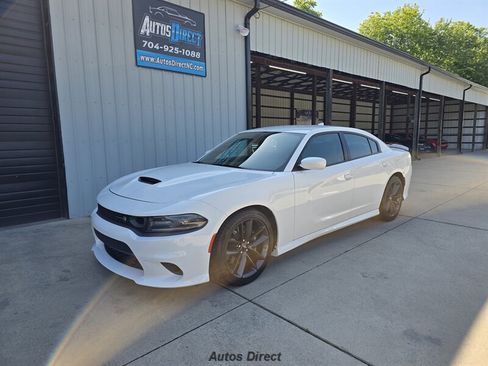Used 2019 Dodge Charger Scat Pack w/ Plus Group RWD image 3
