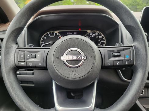 Used 2023 Nissan Rogue SV AWD/4WD image 13