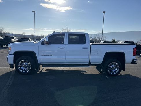 Used 2016 GMC Sierra 2500 Denali image 4