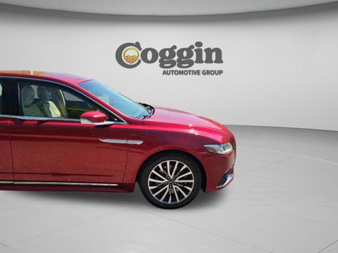 Used 2017 Lincoln Continental Select FWD image 31
