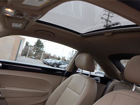 Used 2019 Volkswagen Beetle 2.0T SE w/ SE Premium Package image 25