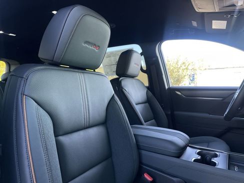 New 2026 GMC Acadia AT4 w/ Luxury Package image 28